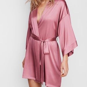 NWT Victoria’s Secret Robe